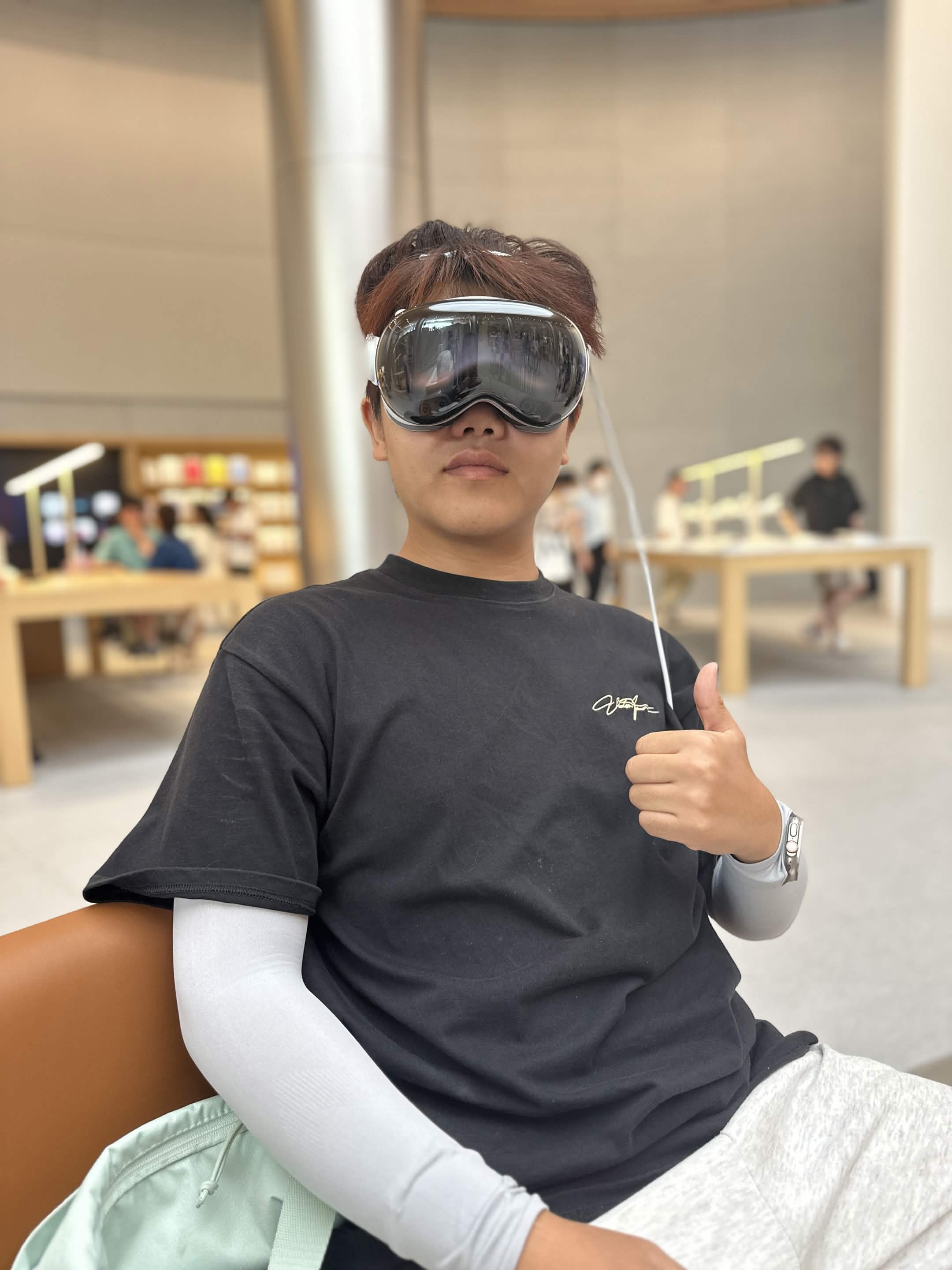 戴眼镜的最佳理财师